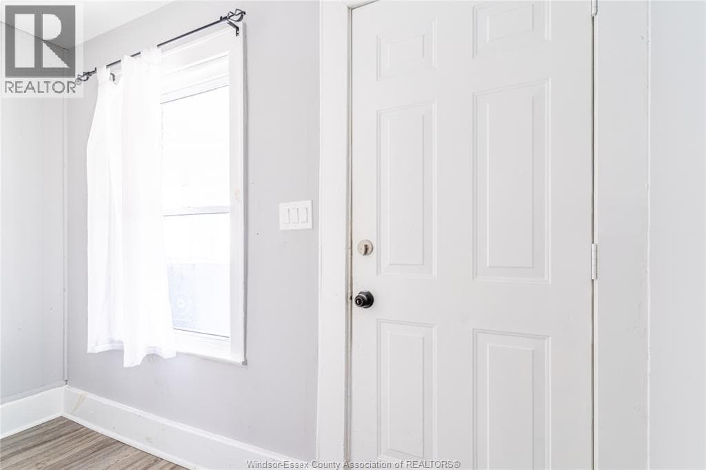 357 Josephine AVENUE photo 3