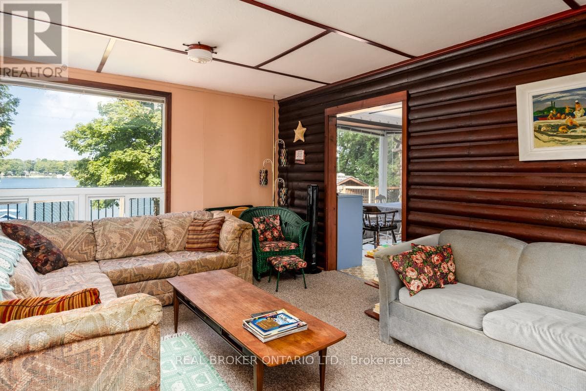 70 IVY LANE photo 4