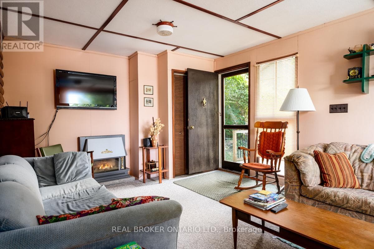 70 IVY LANE photo 5