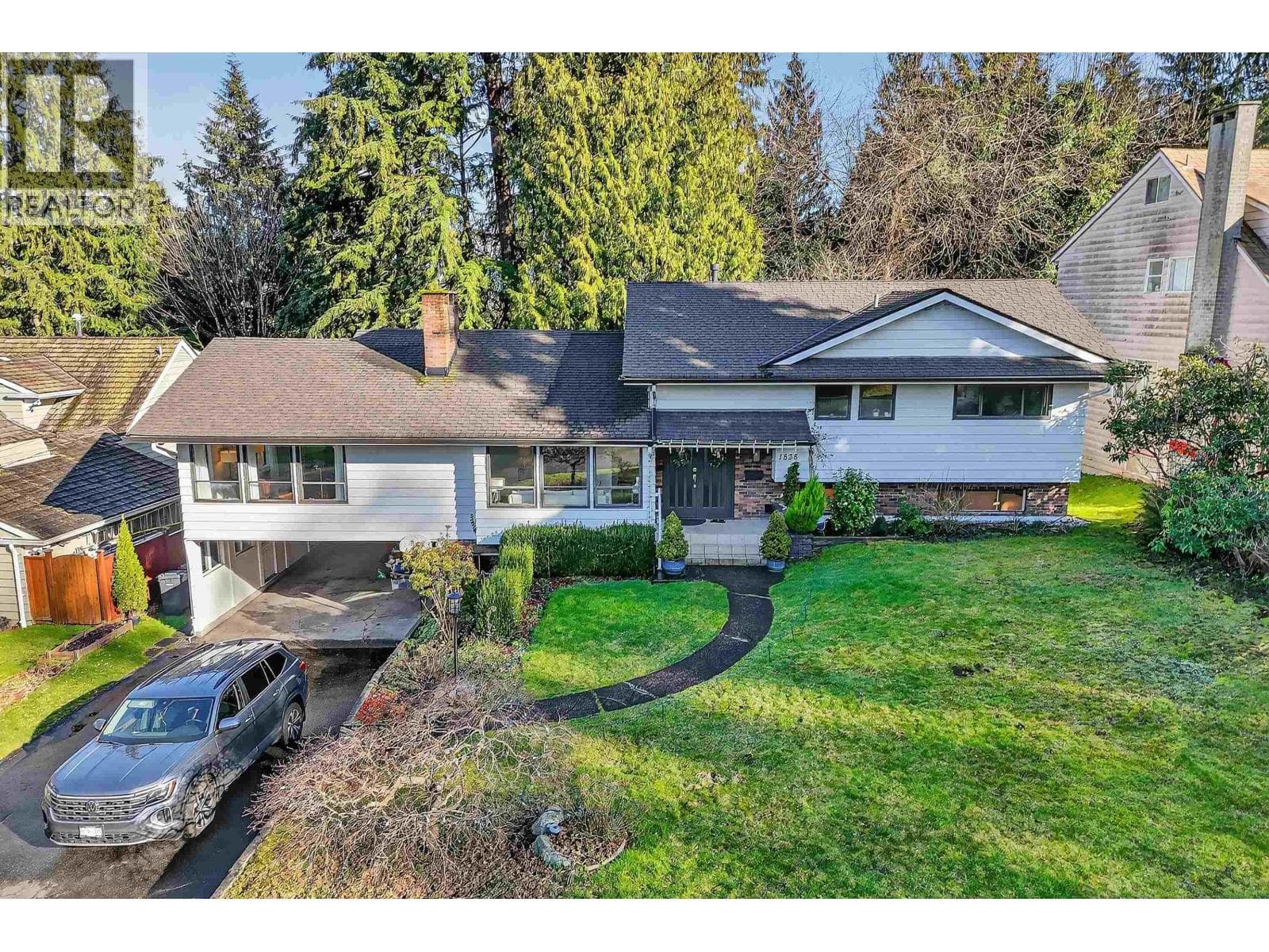 1838 HARBOUR DRIVE photo 5