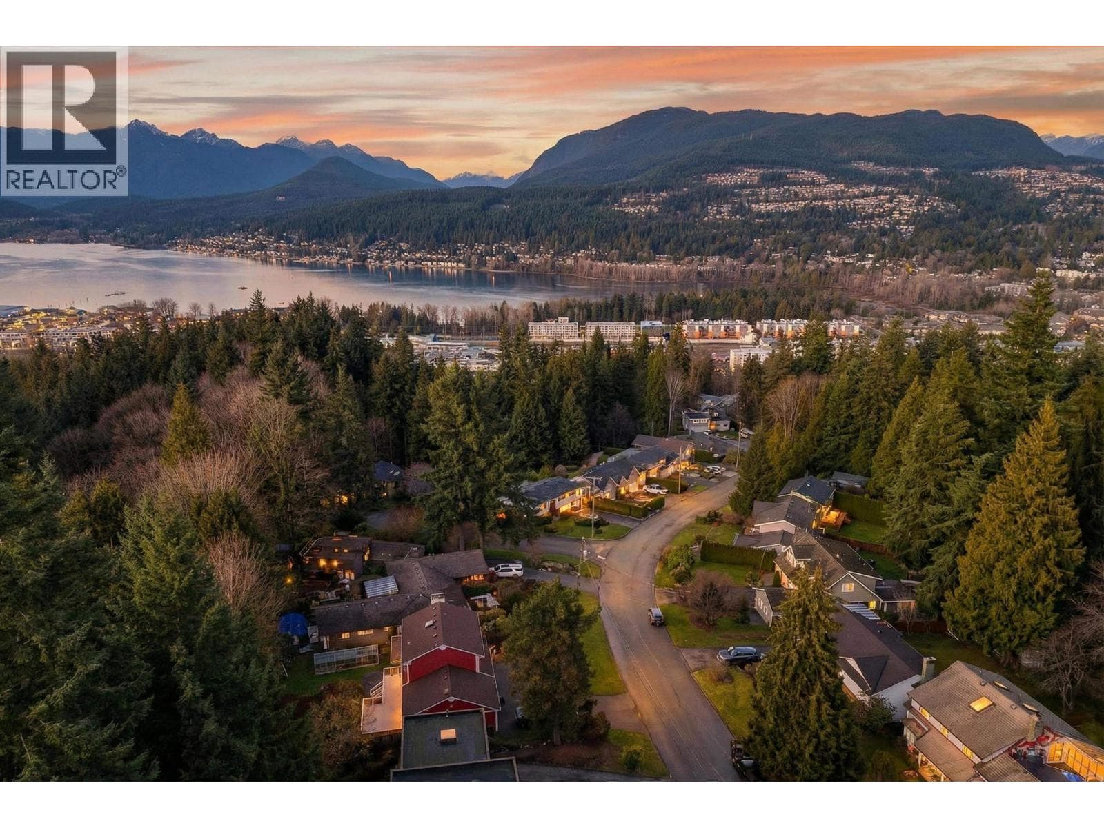 1838 HARBOUR DRIVE photo 3