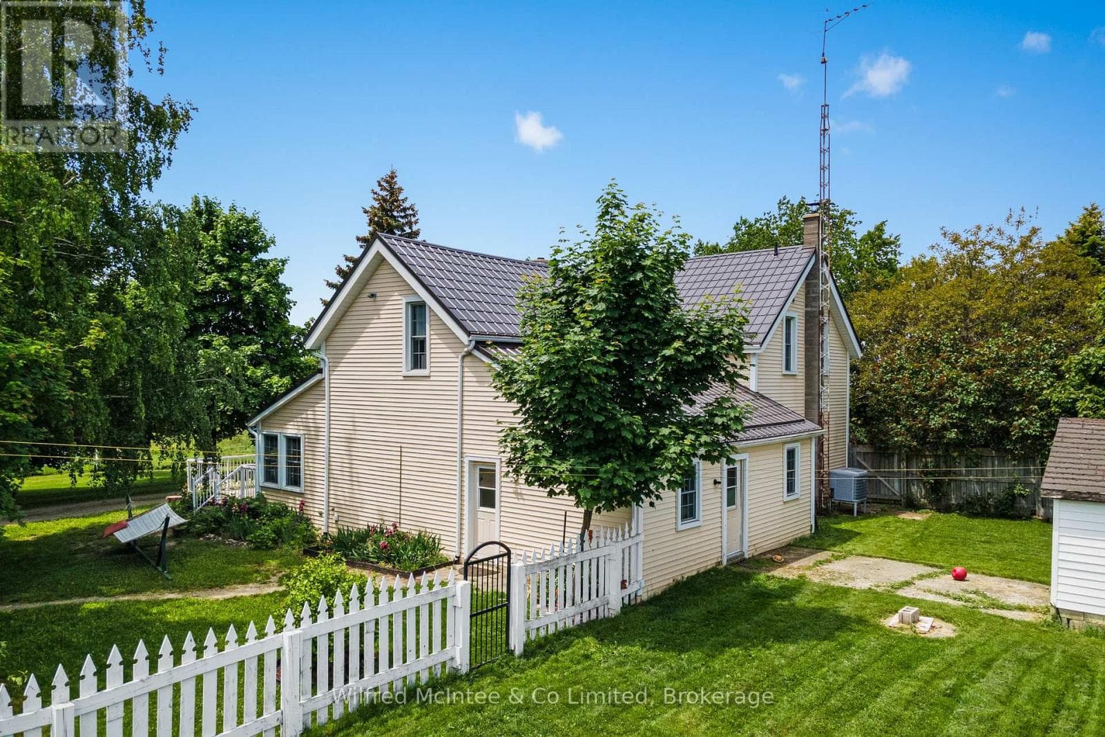 952 BRUCE ROAD 23 photo 4