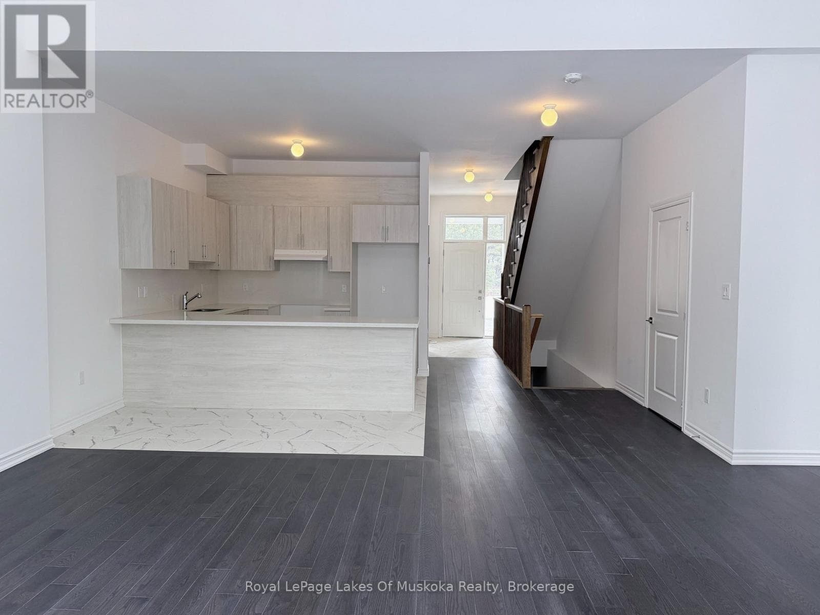 16 TURNBERRY COURT photo 2