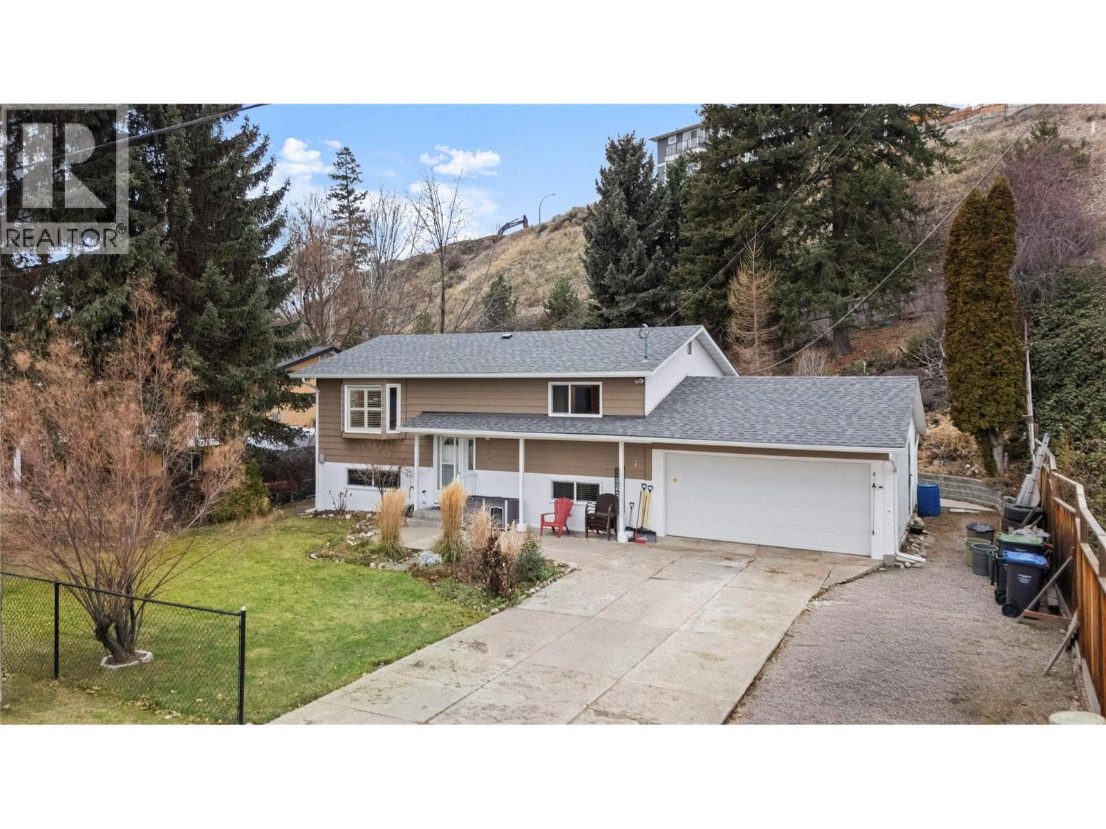 5882 Victoria Street photo 5