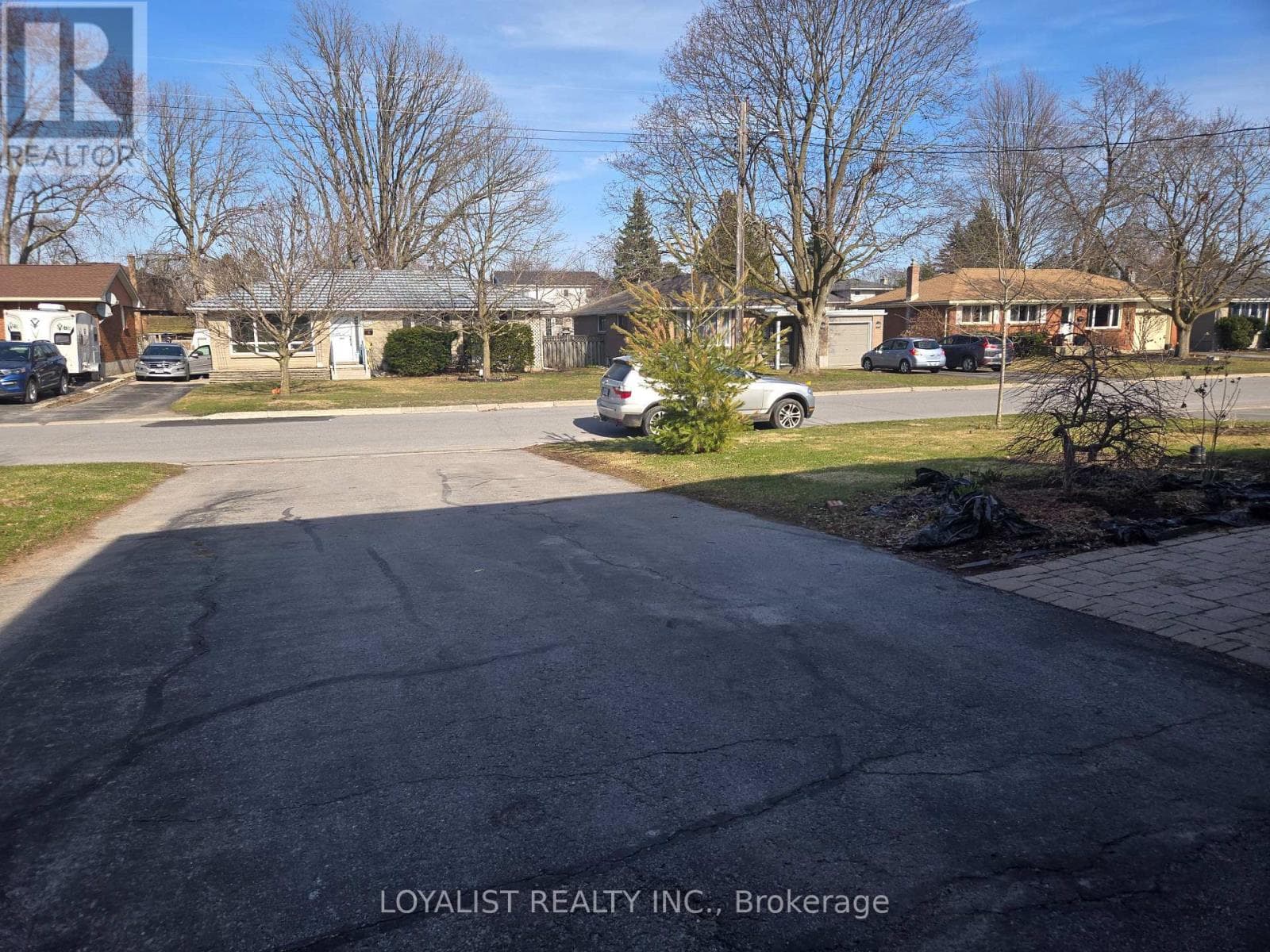 220 PARROTT DRIVE photo 2