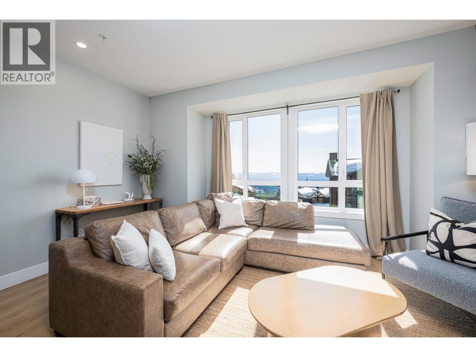 3 bed 3 bath single family at 120 Grizzly Ridge Trail Unit# 14 — $849,000