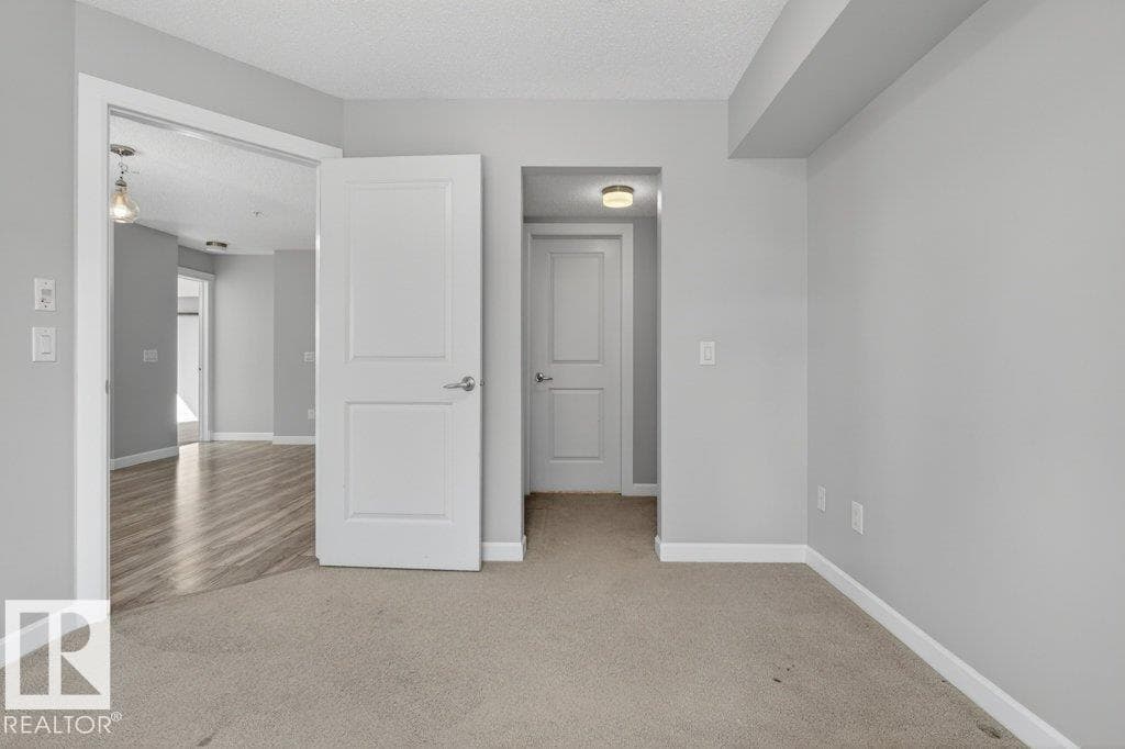 #206 3719 WHITELAW LN NW photo 10