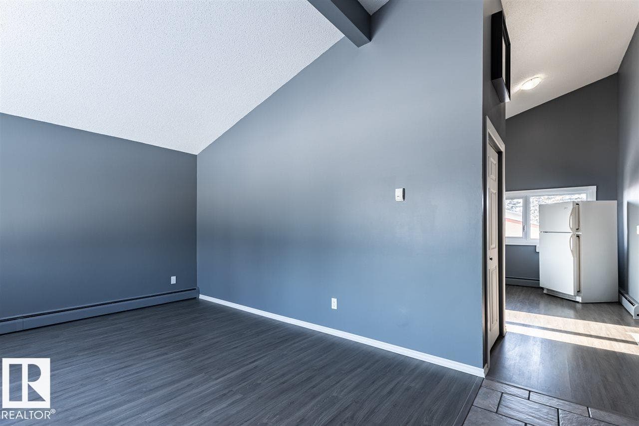 15204 94 ST NW photo 3