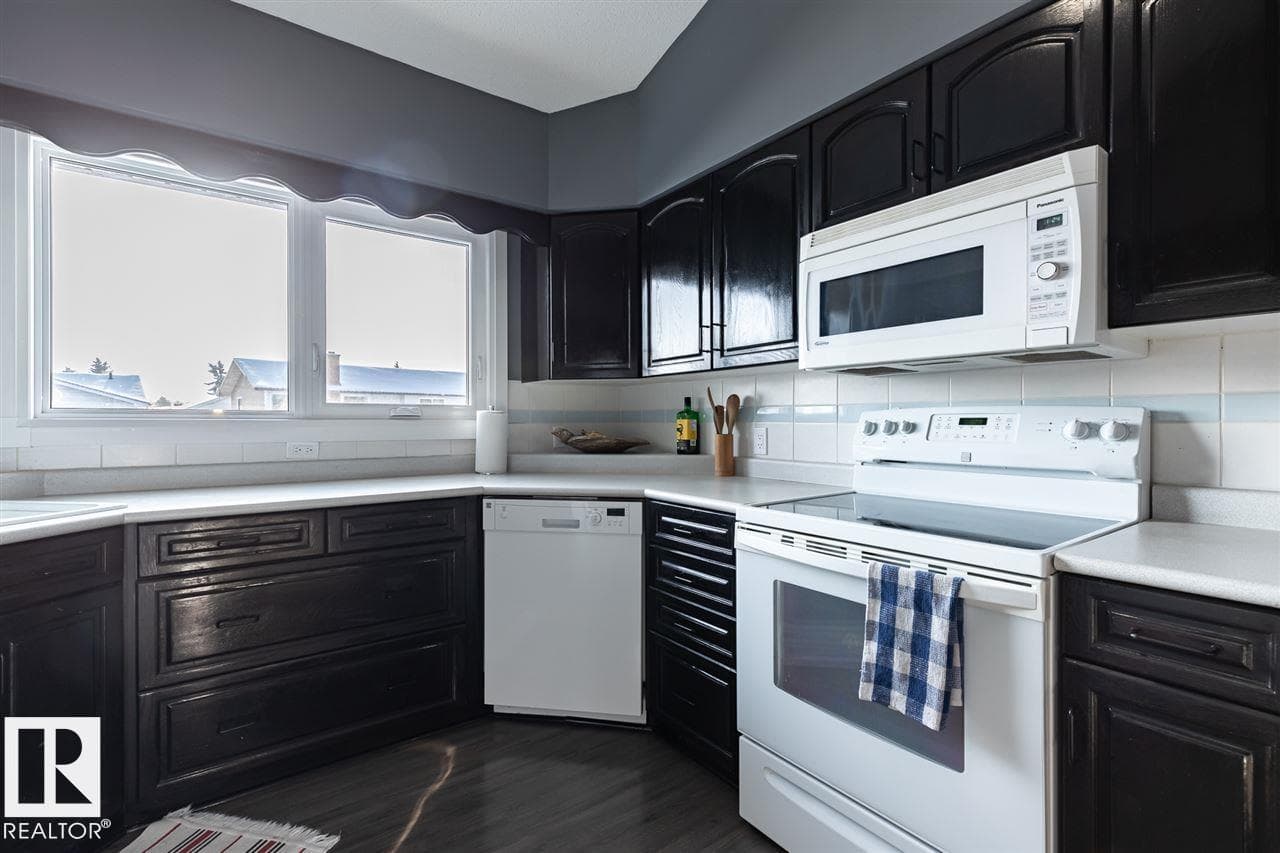 15204 94 ST NW photo 5