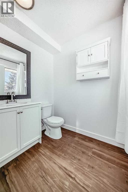 60 Erin Mount Crescent SE photo 3