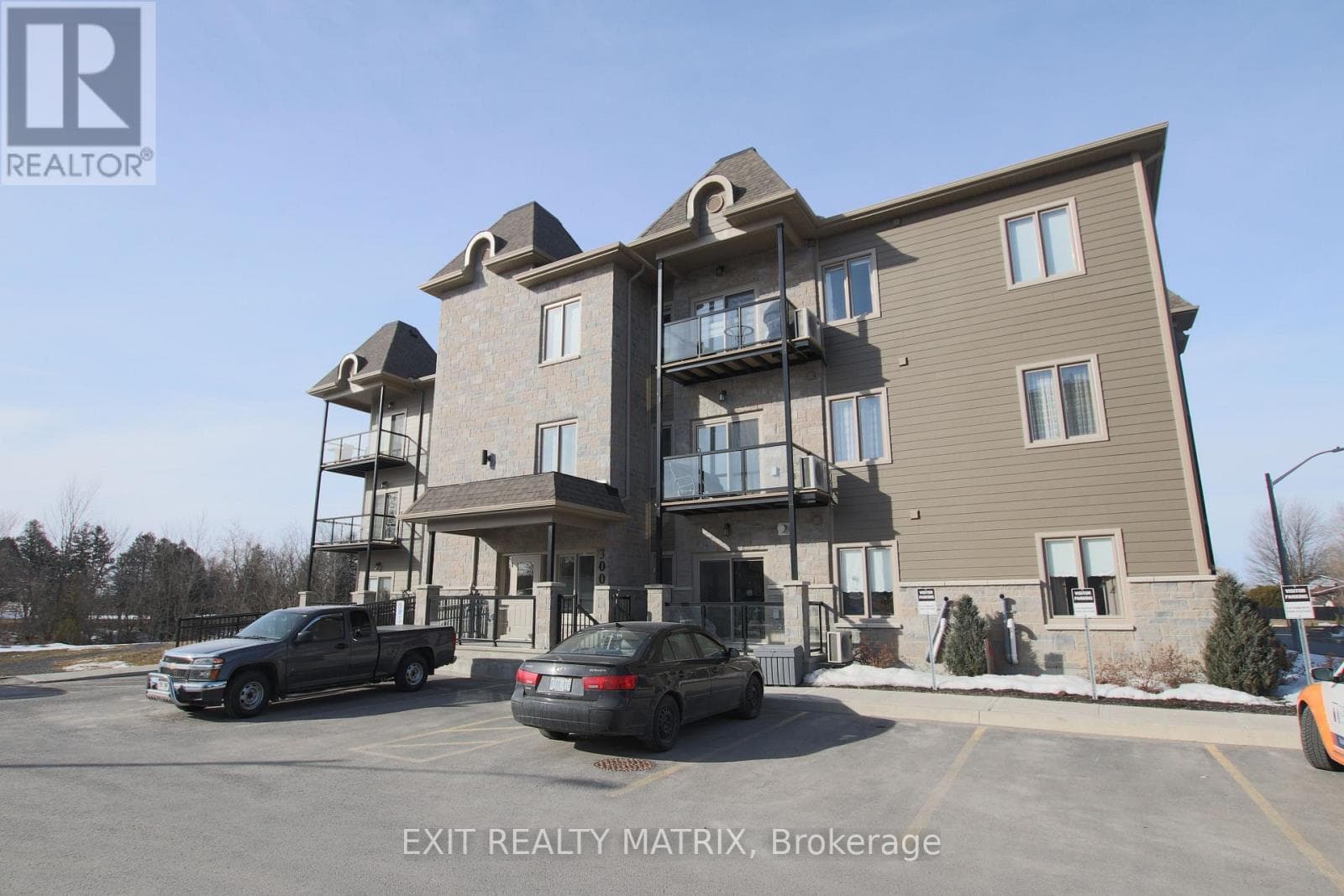 2 bed 2 bath single family at 305 - 300 SOLSTICE CRESCENT — $439,900