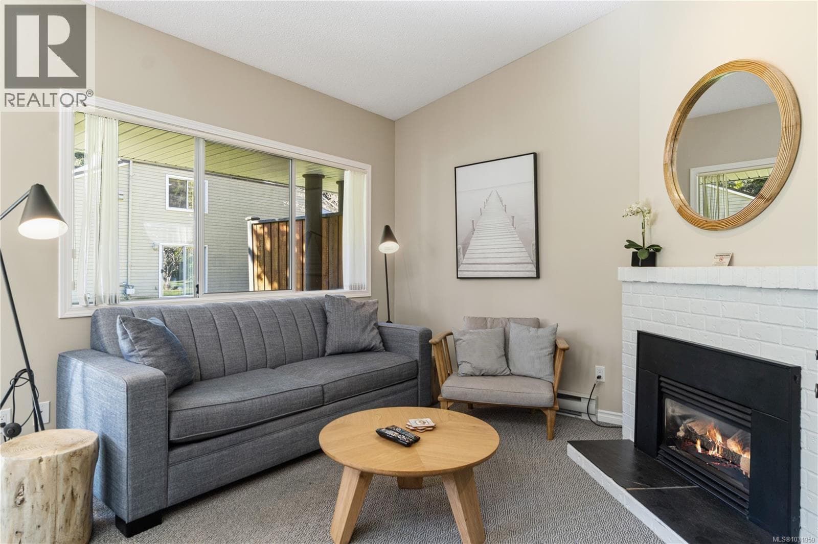 24 1135 Resort Dr photo 5