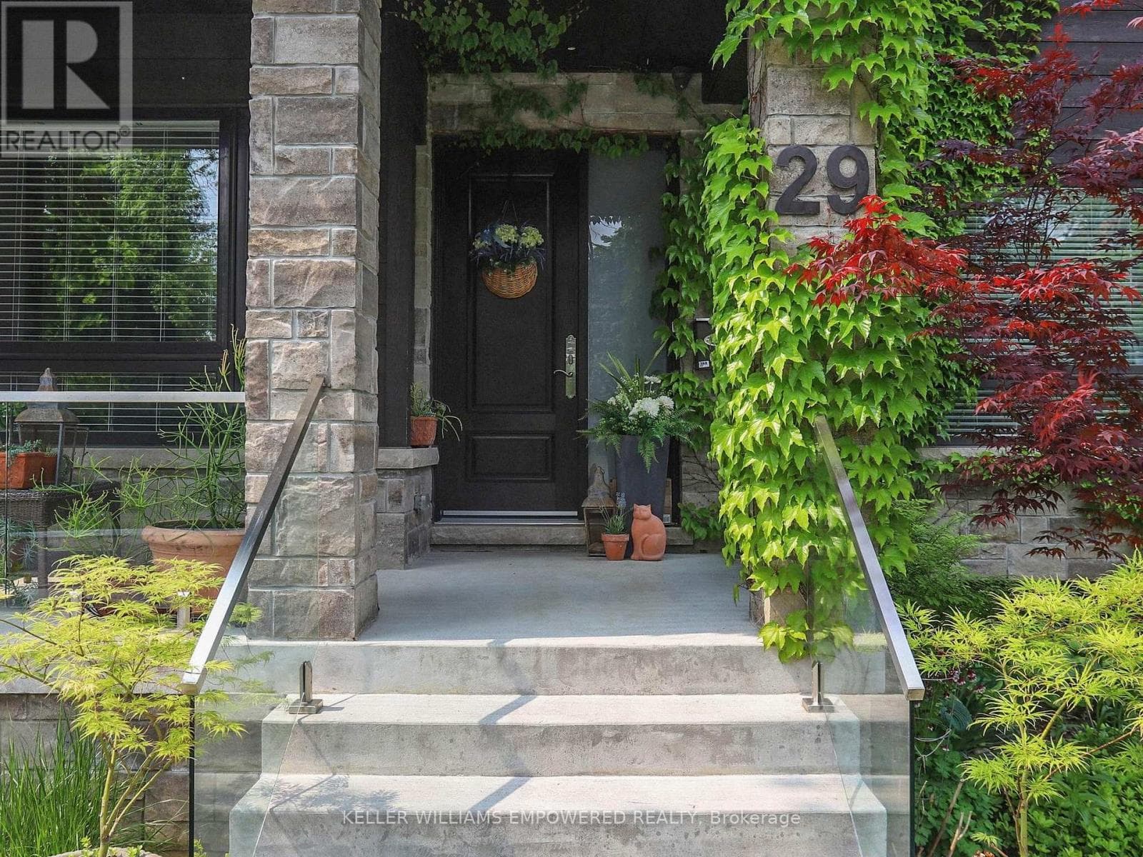 29 BEDFORD PARK AVENUE photo 3