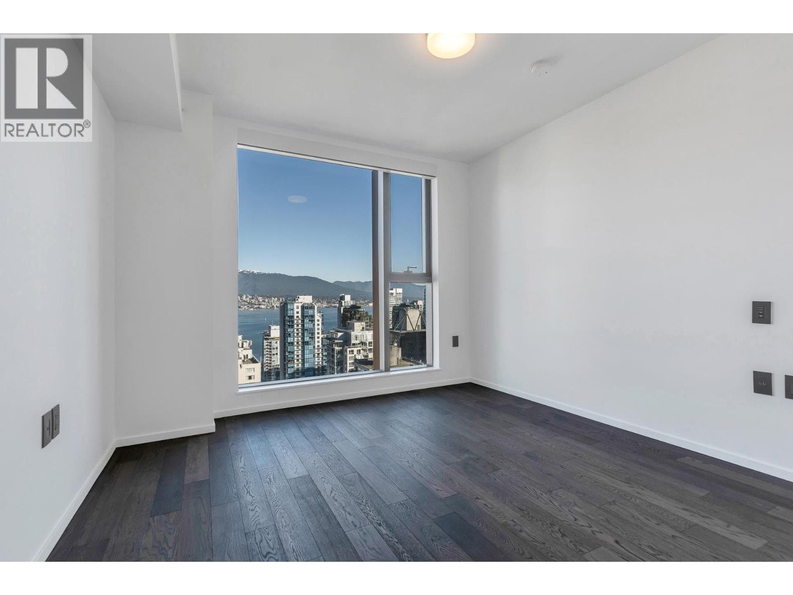 2402 1482 ROBSON STREET photo 4