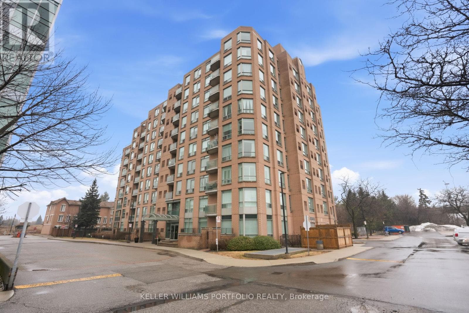 802 - 190 MANITOBA STREET photo 4