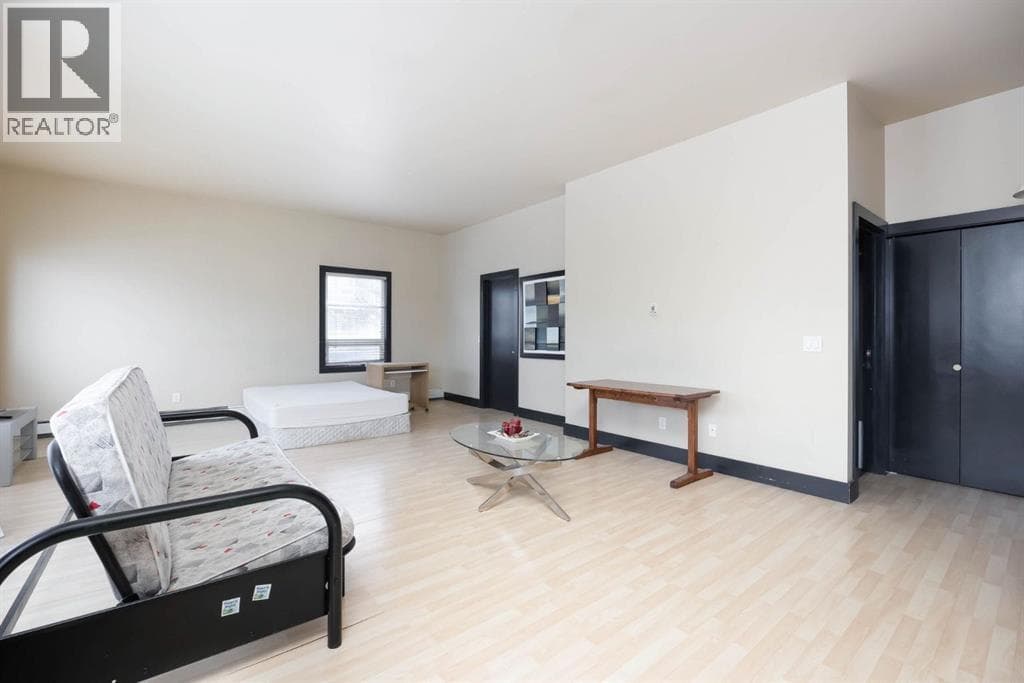 212, 8026 Franklin Avenue photo 3
