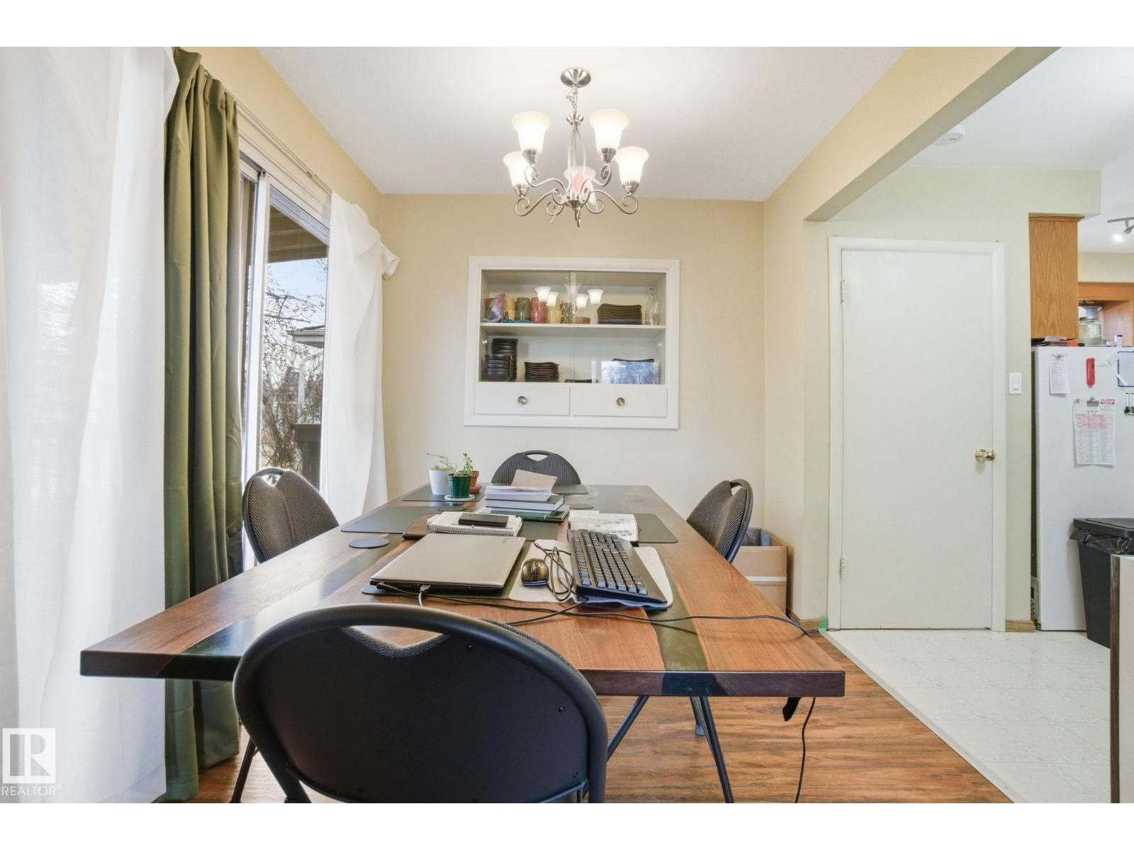 8208 73 AV NW photo 3