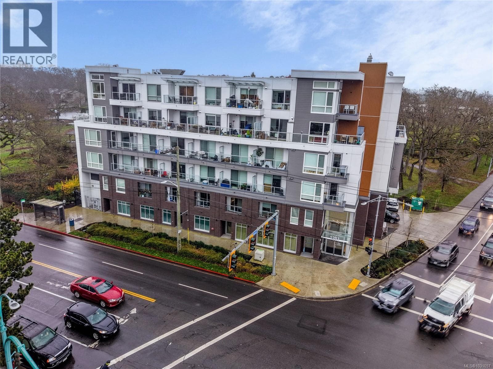 retail at 1303 Hillside Ave — $369,000