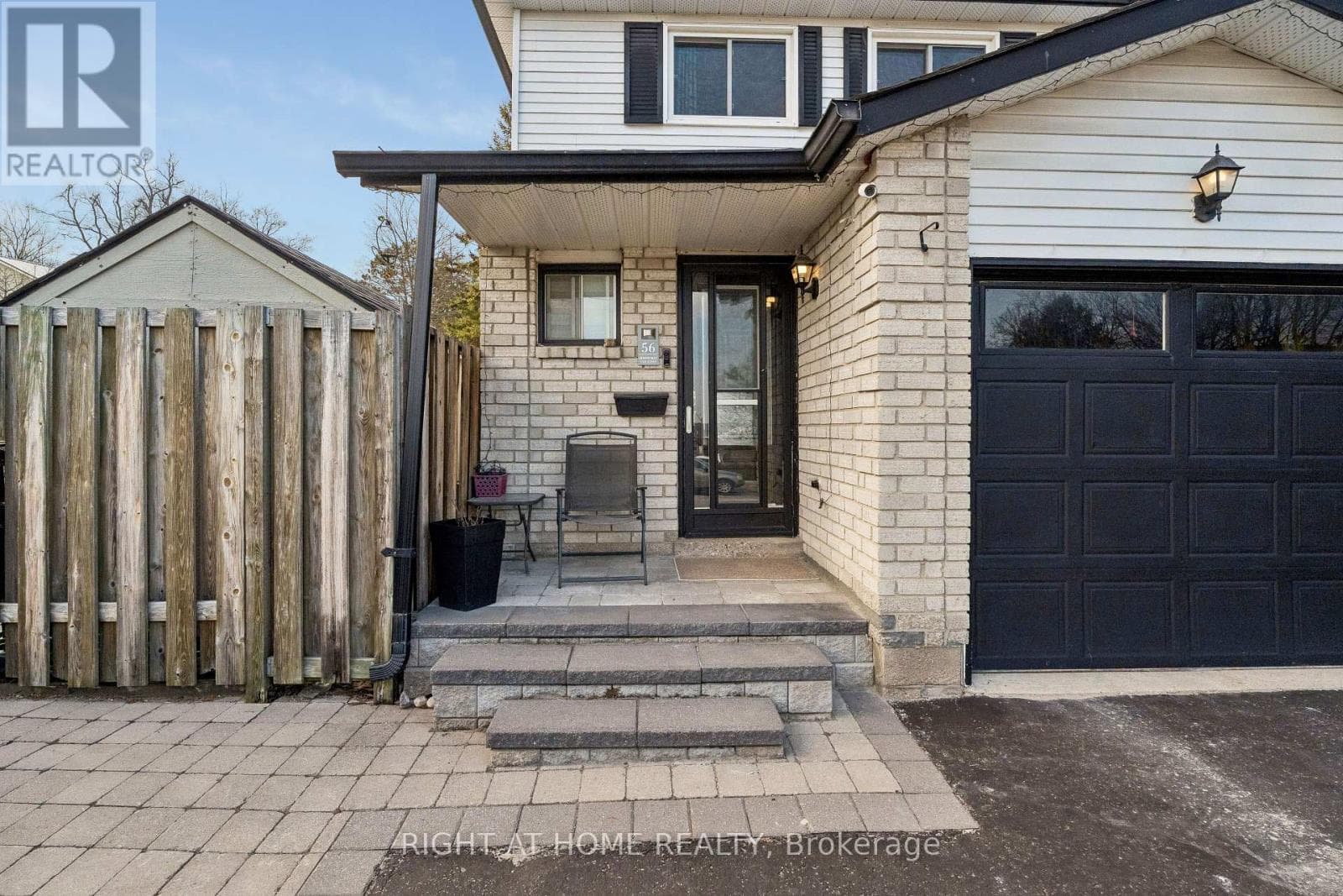 56 HEMINGWAY CRESCENT photo 3