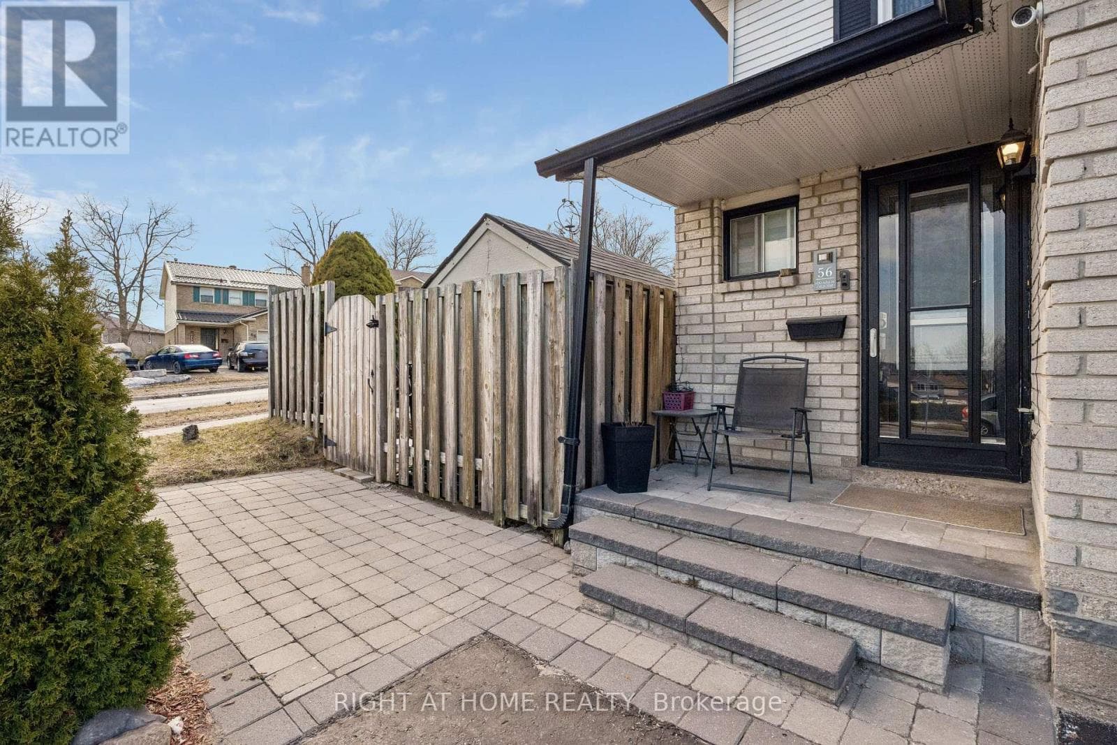 56 HEMINGWAY CRESCENT photo 4