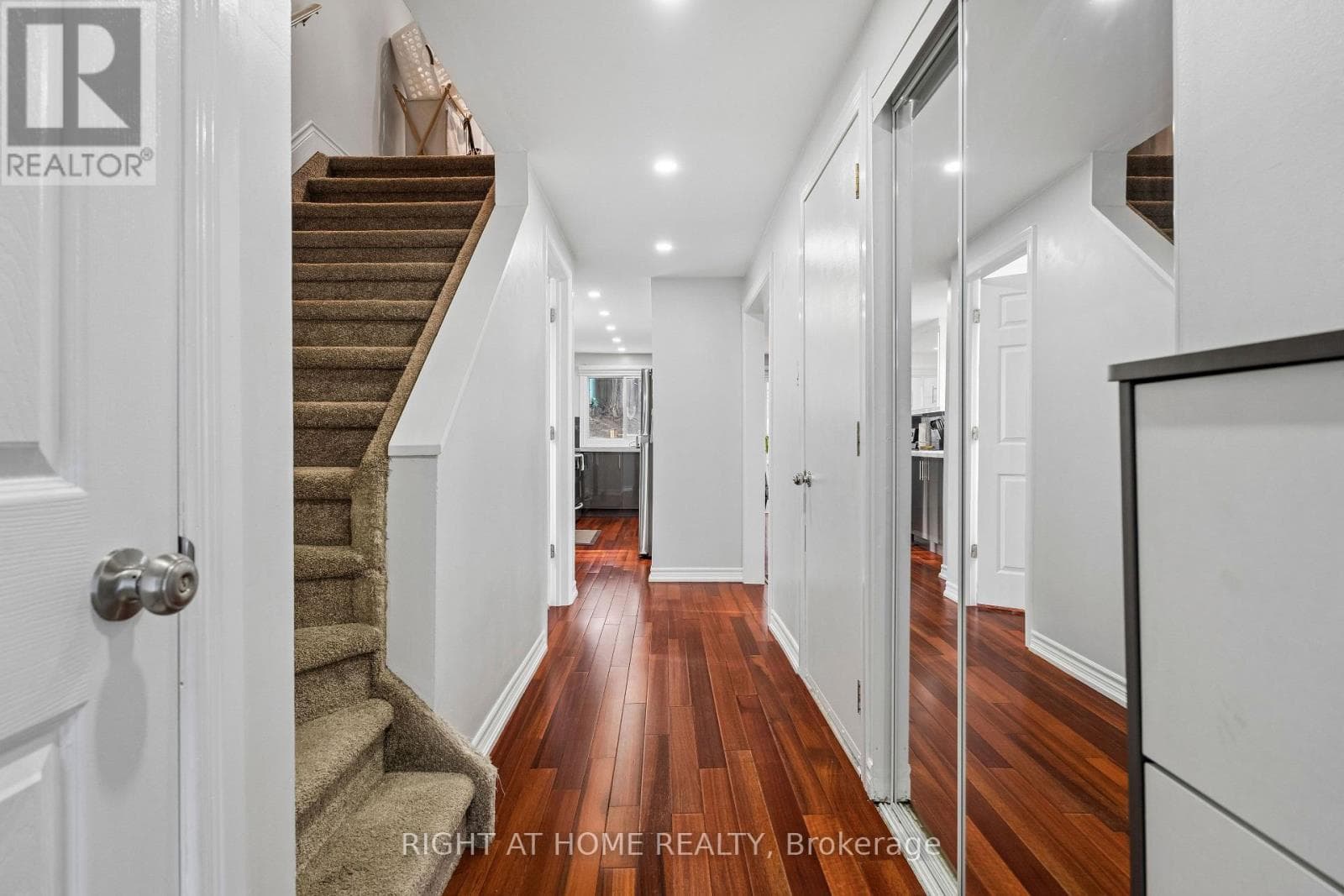 56 HEMINGWAY CRESCENT photo 5