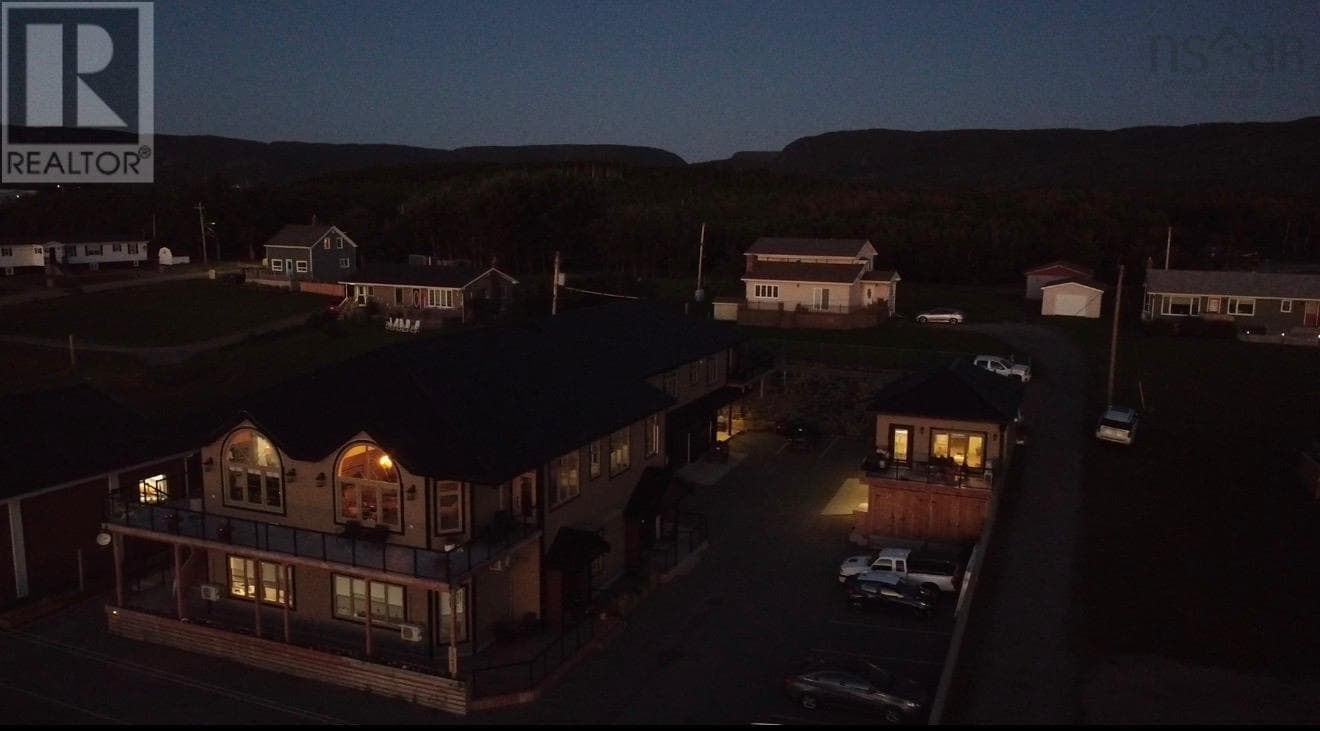 15482 Cabot Trail photo 2