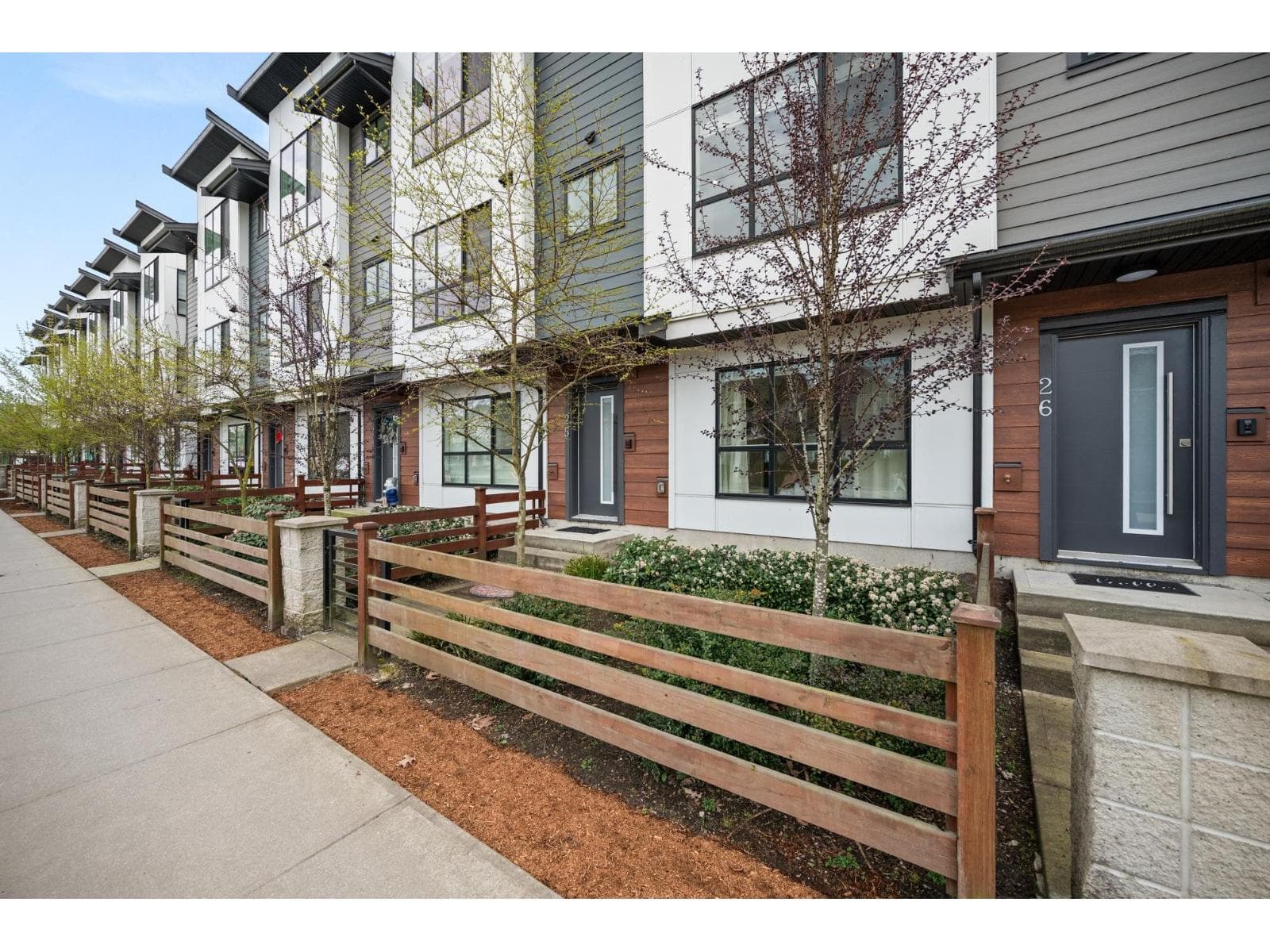4 bed 4 bath single family at 25 7177 194A STREET — $879,999