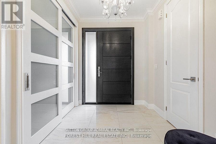 18 WILLIAM BOWES BOULEVARD photo 2