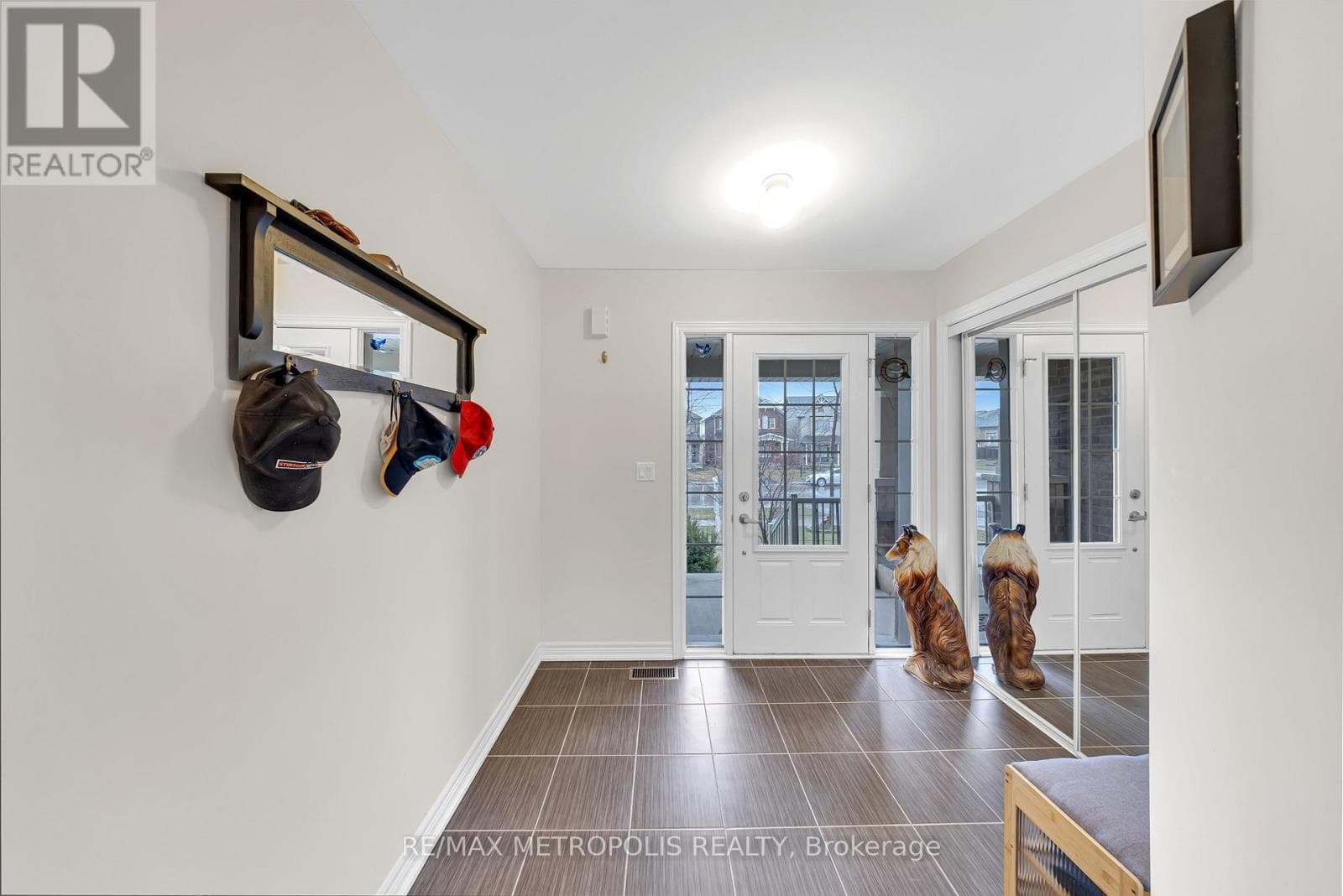 16 TREETOPS BOULEVARD photo 5