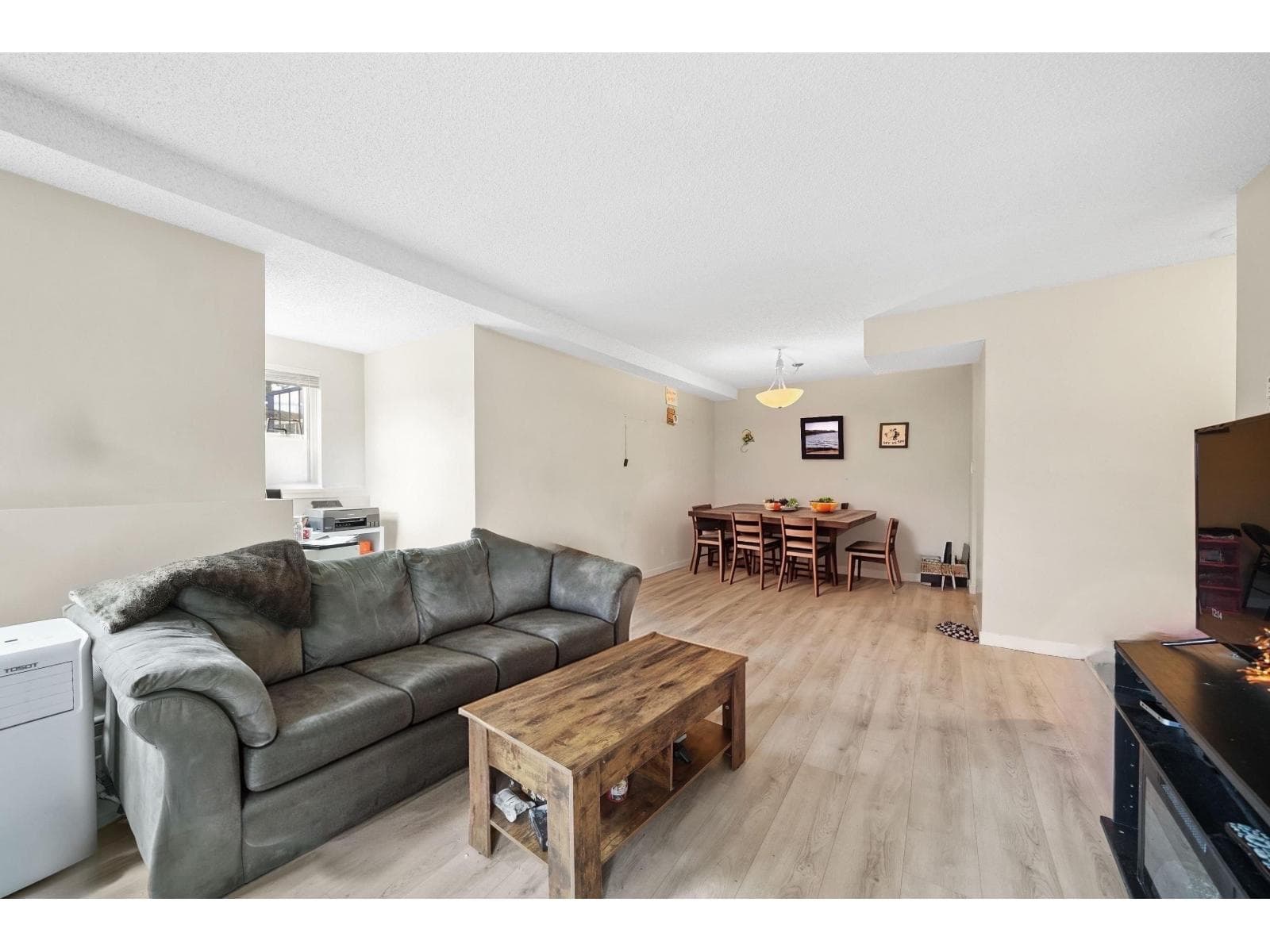 3 1870 E SOUTHMERE CRESCENT photo 3