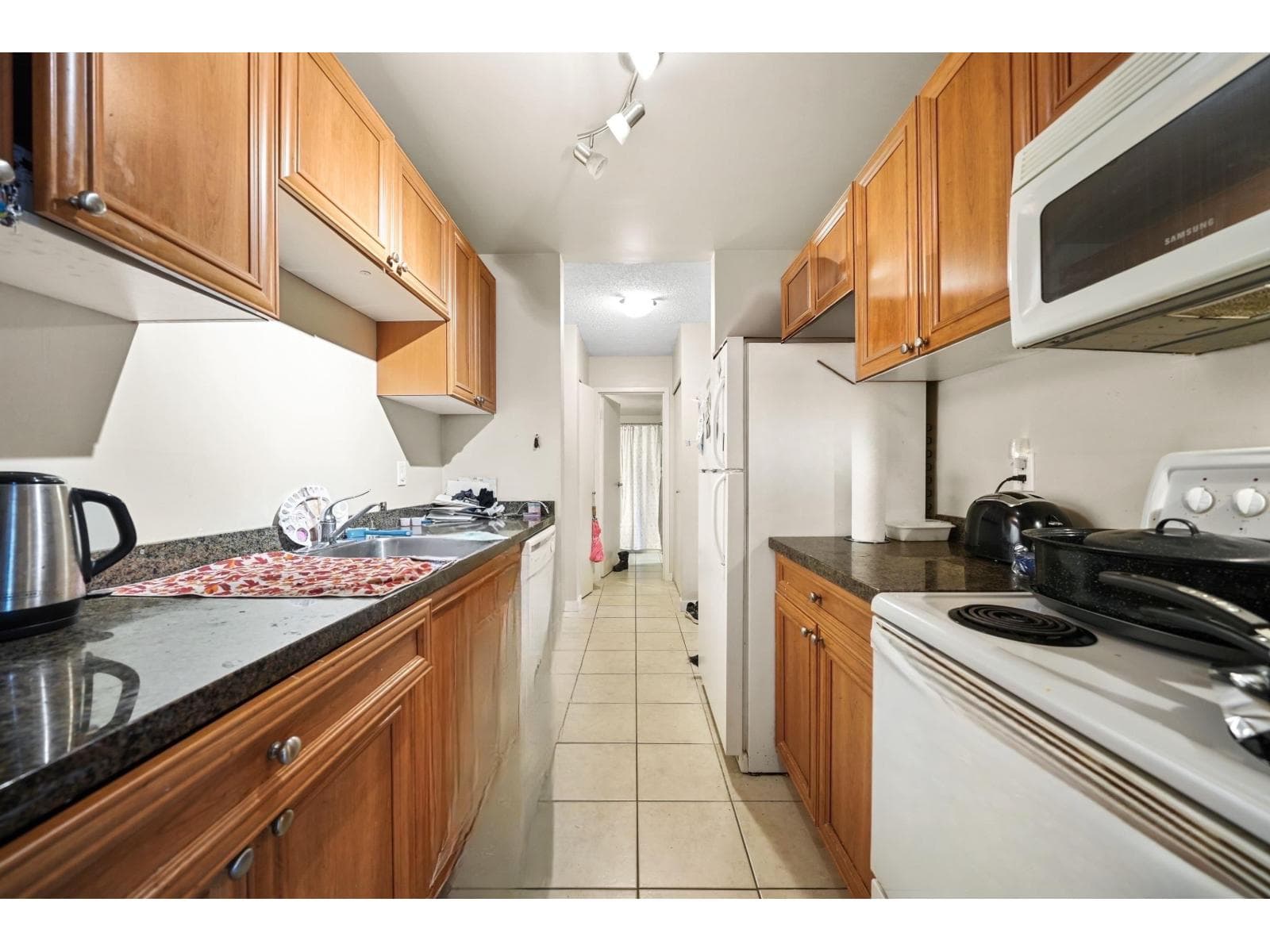 3 1870 E SOUTHMERE CRESCENT photo 4