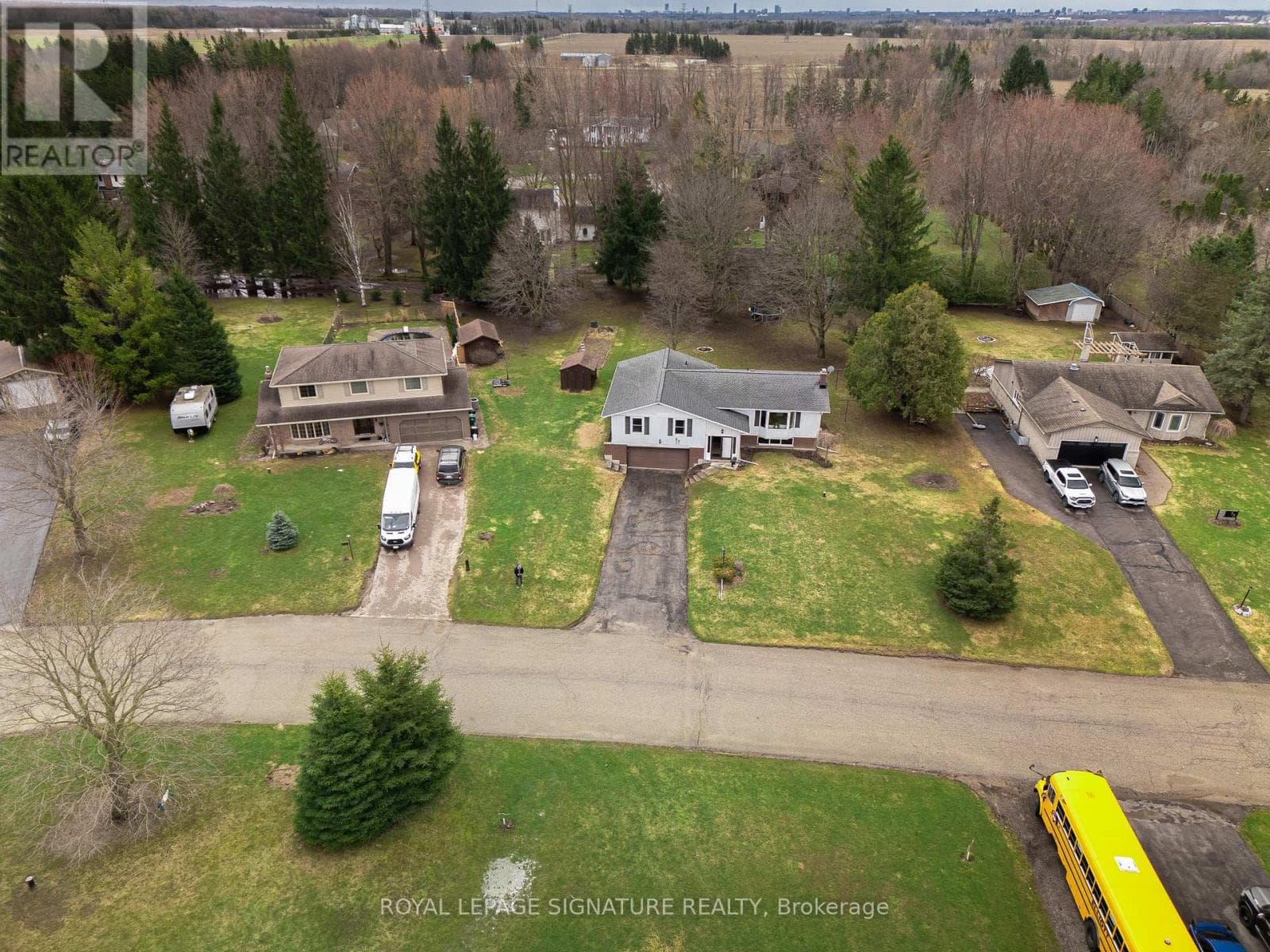 27 SUNSET DRIVE photo 2