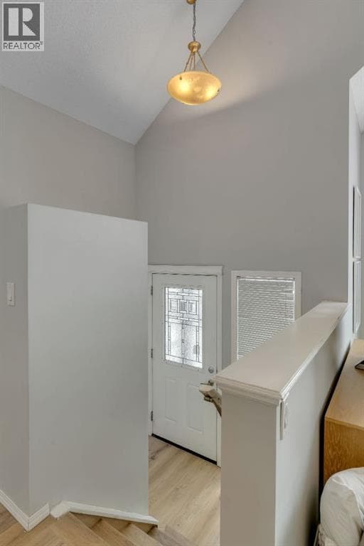 41 Saddlefield Drive NE photo 3
