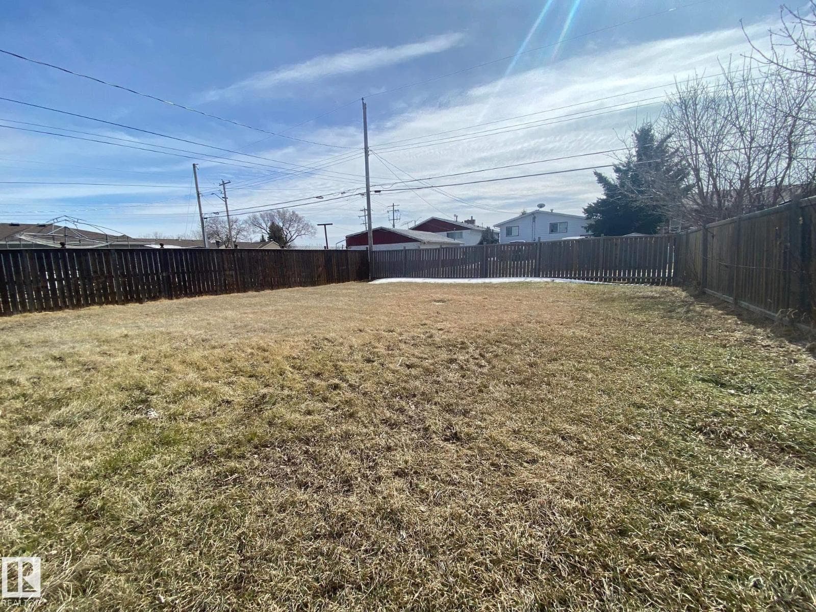 4505 53 AV photo 3