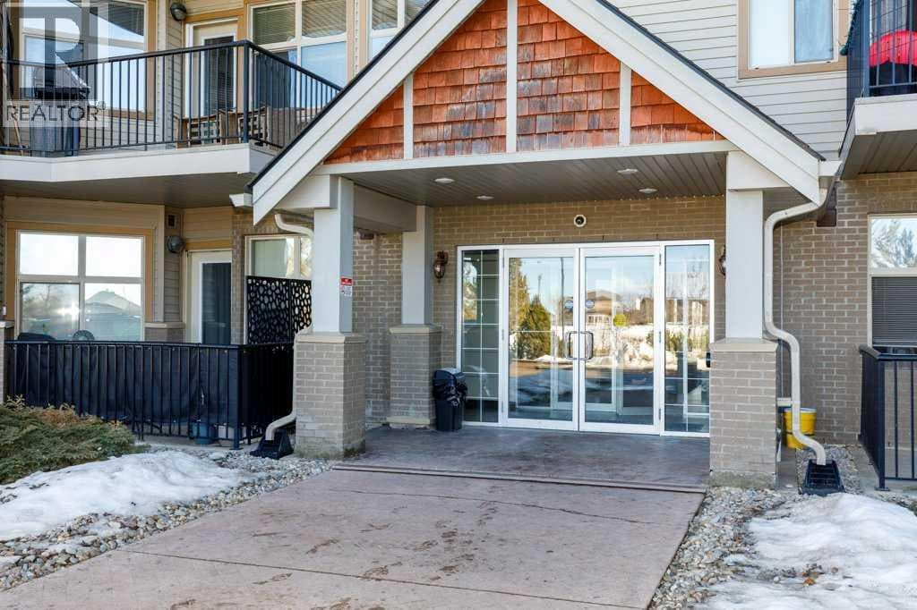 114, 100 Lakeway Boulevard photo 3