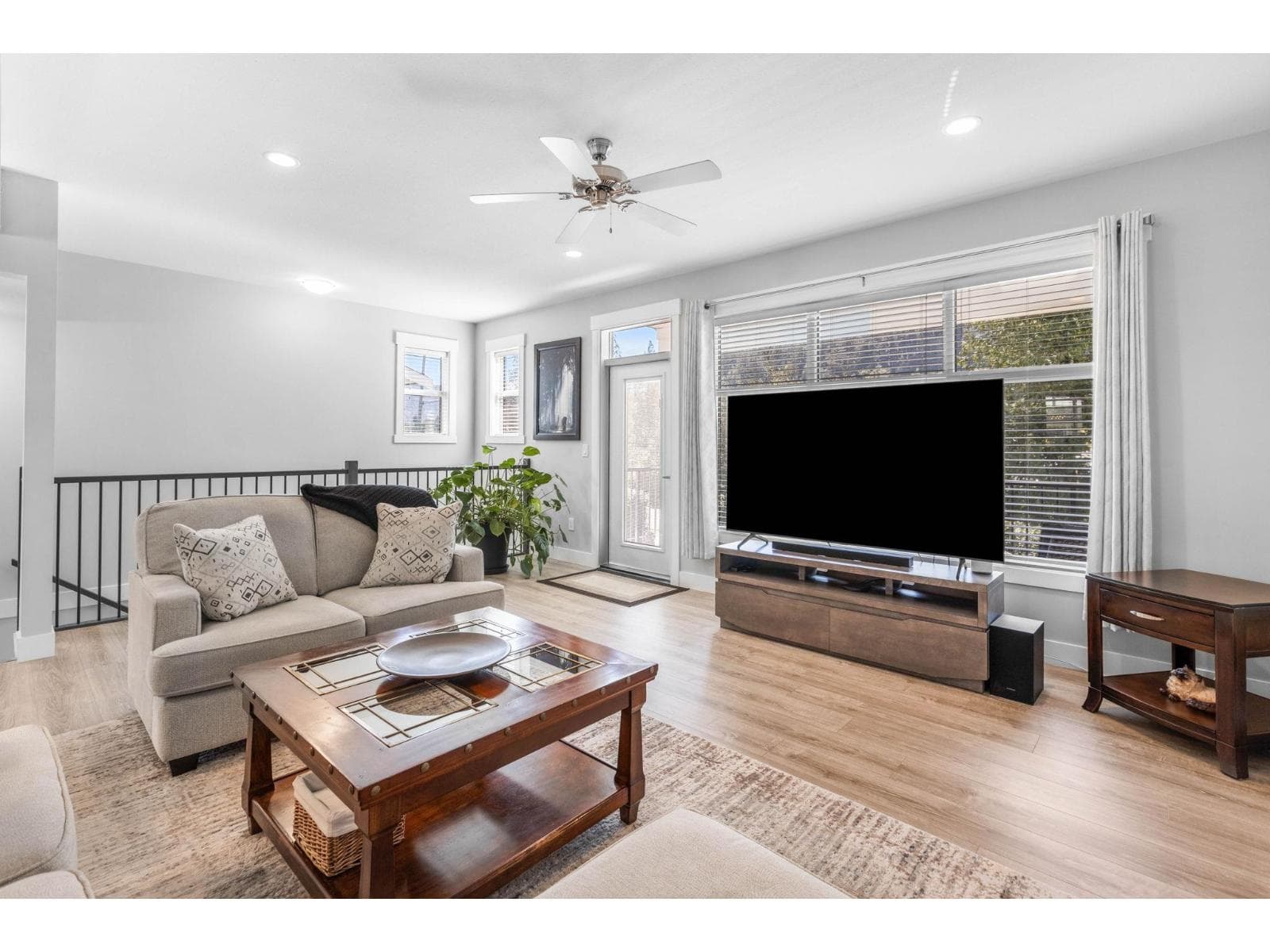 25 386 PINE AVENUE, Harrison Hot Springs photo 5