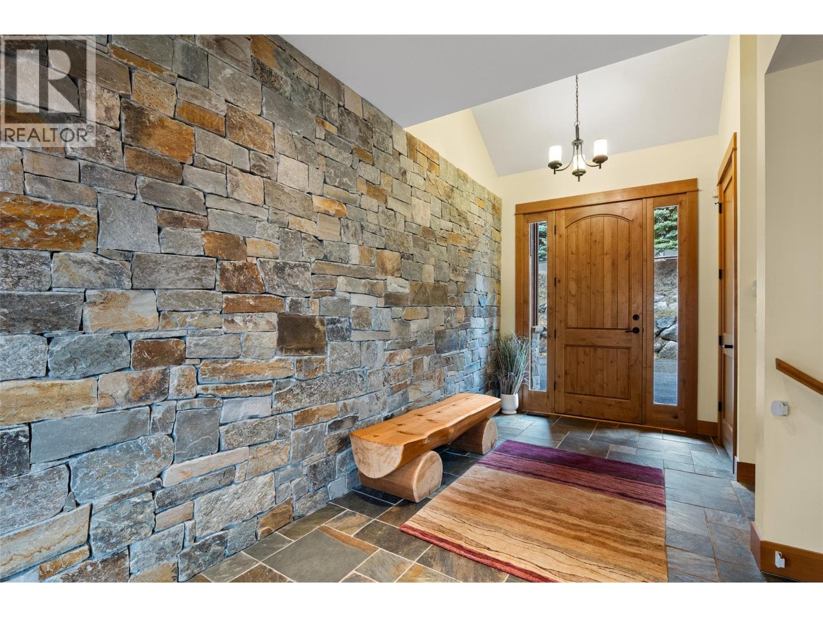 2217 Sunburst Drive photo 2