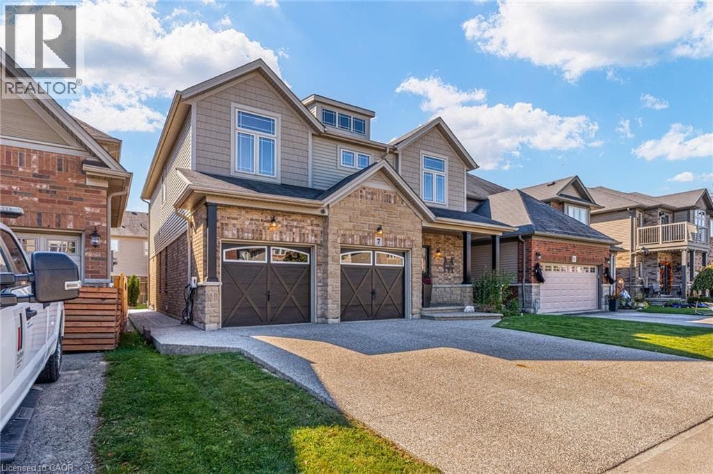 7 KINSMAN Drive photo 3