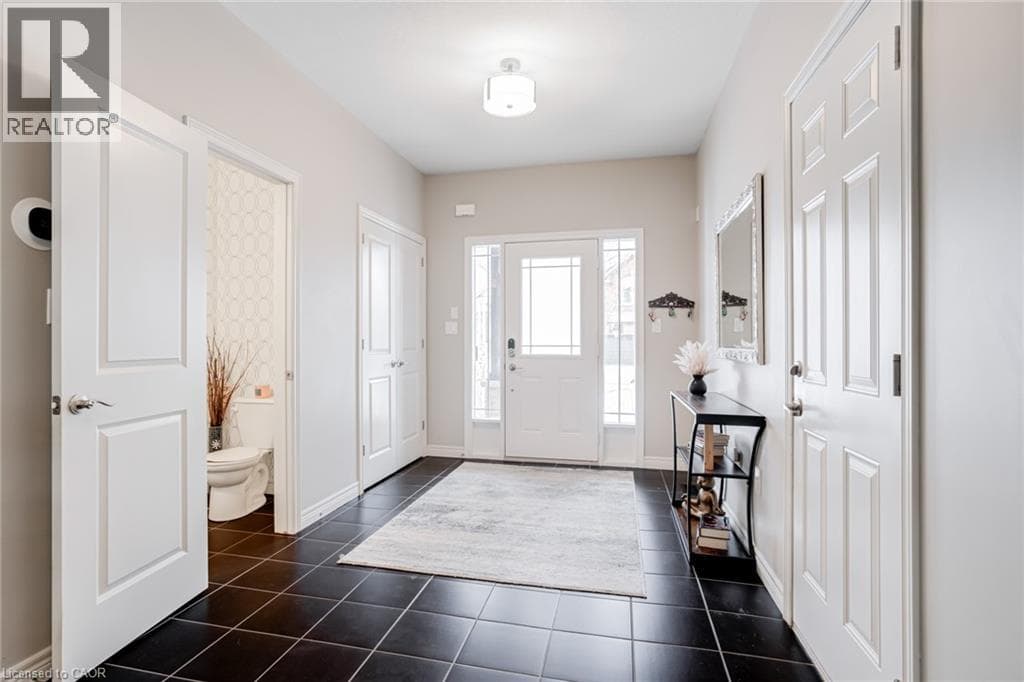 7 KINSMAN Drive photo 4