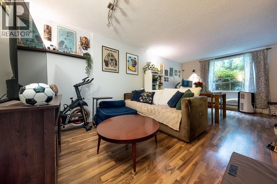 209 1345 COMOX STREET photo 2