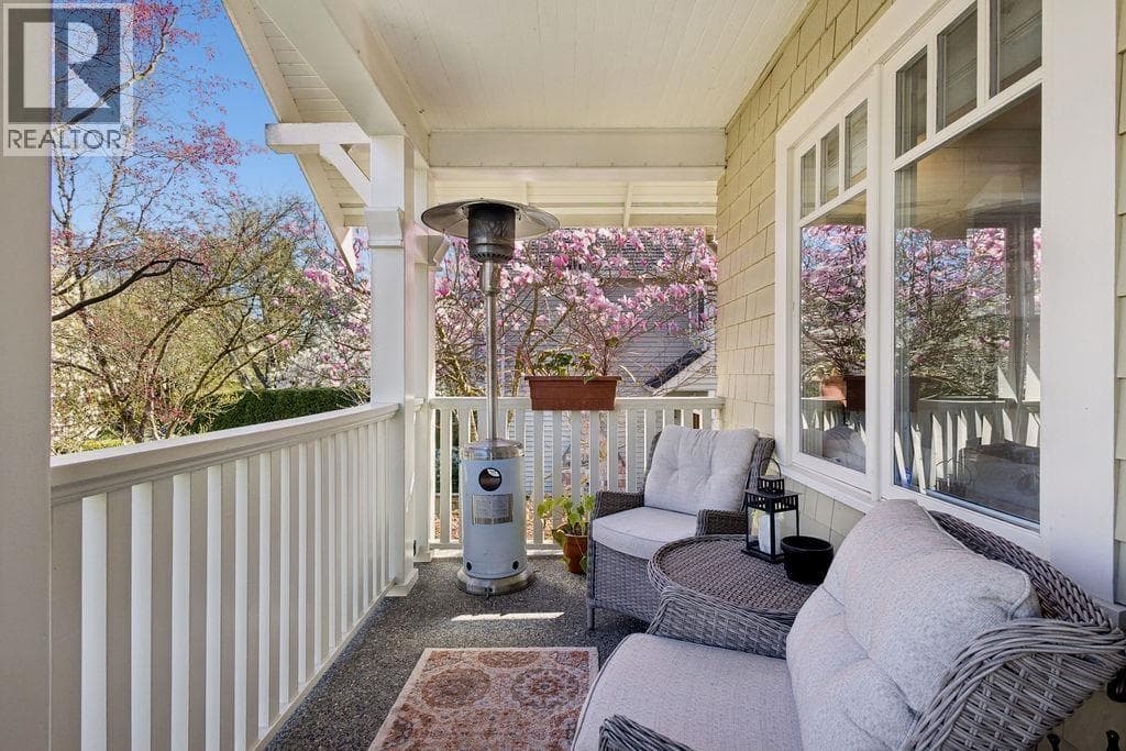 1956 W 14 AVENUE photo 3