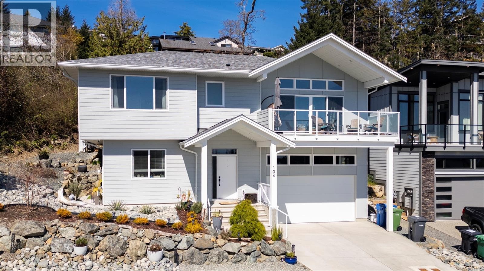 5 bed 3 bath single family at 104 Golden View Dr — $1,349,000