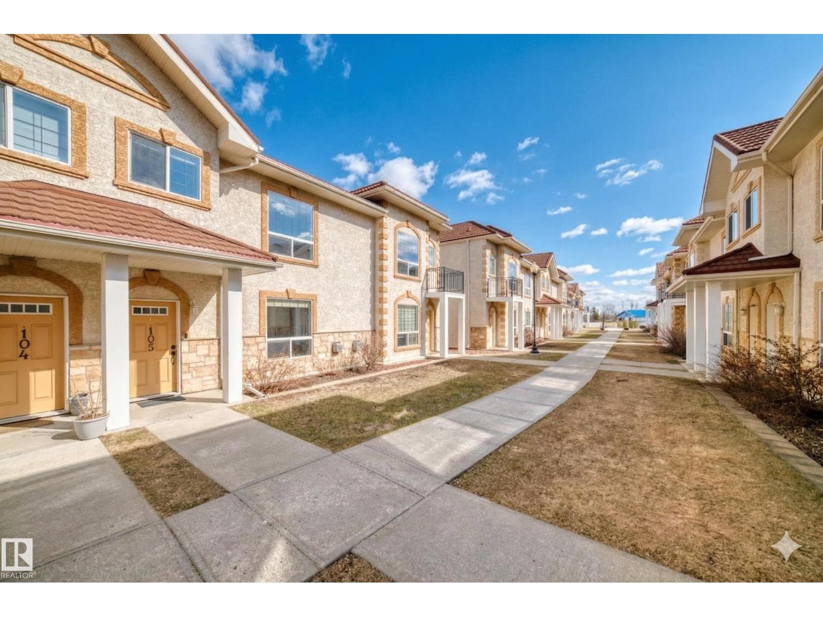 #105 13825 155 AV NW photo 3
