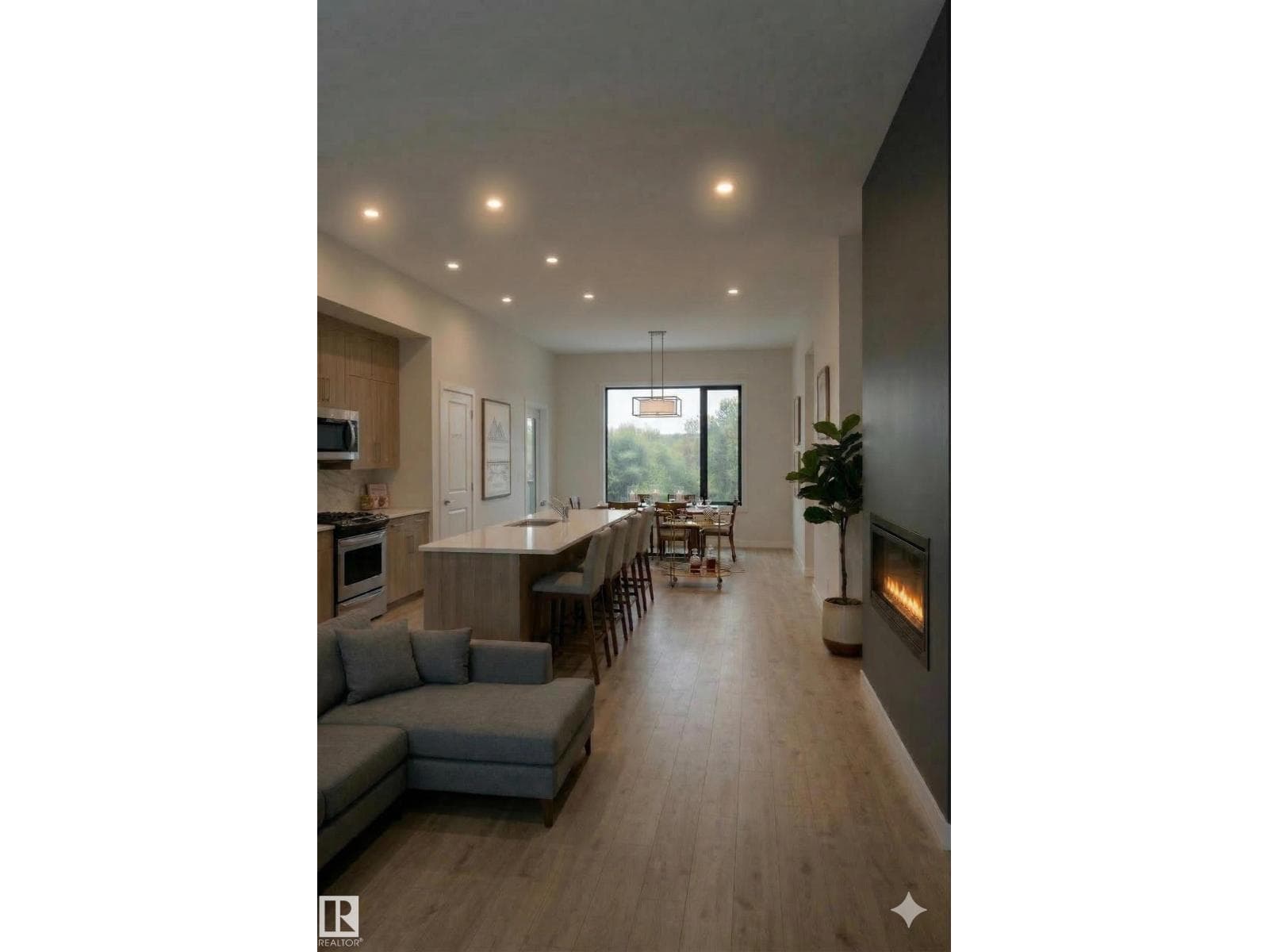 558 Ashgrove Circle photo 4