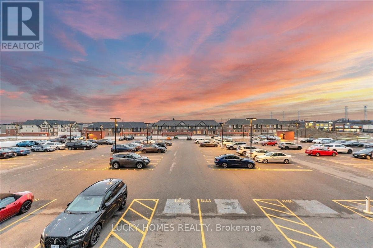 317 - 2550 SIMCOE STREET photo 4