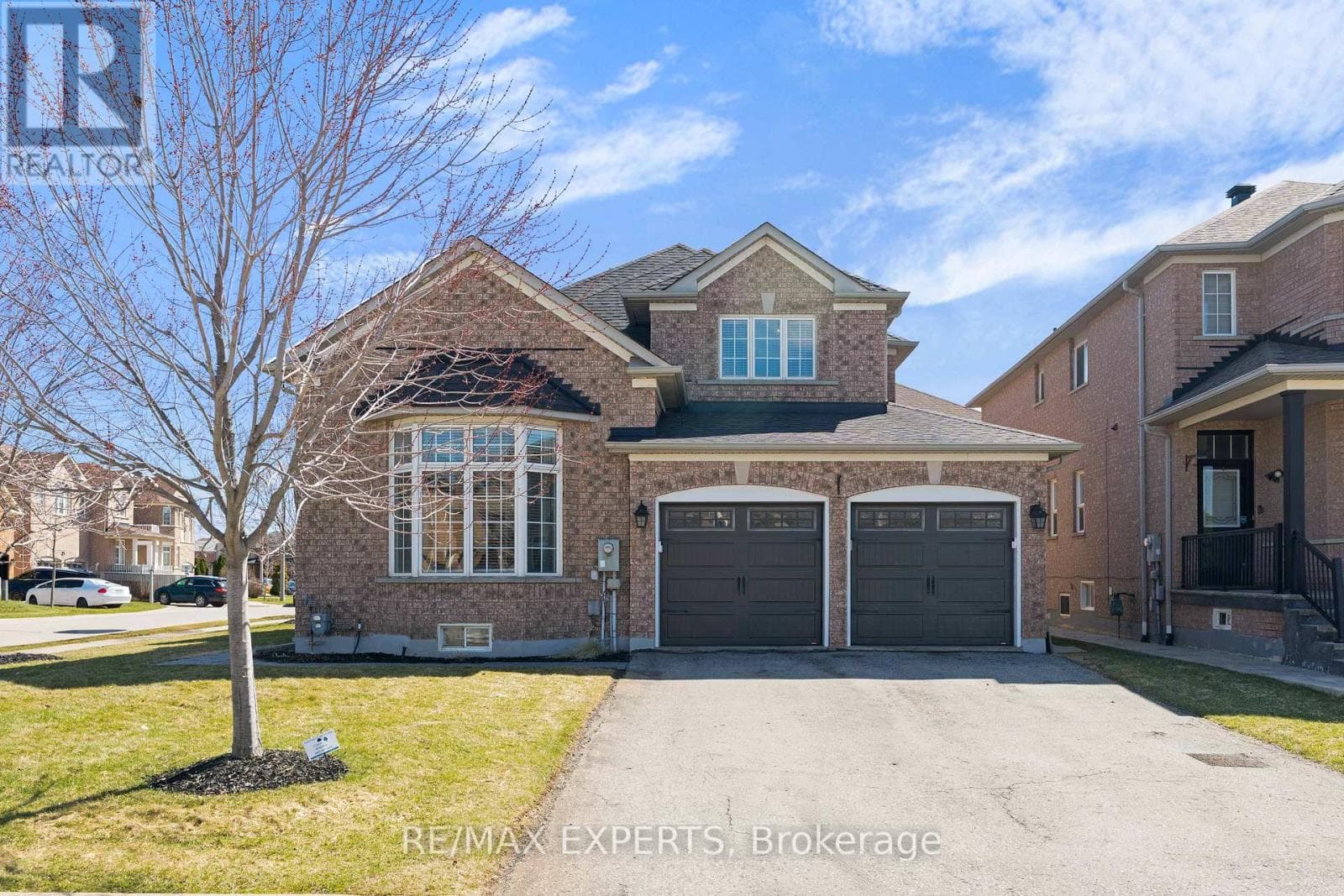 5 bed 4 bath single family at 52 GORERIDGE CRESCENT — $1,298,000