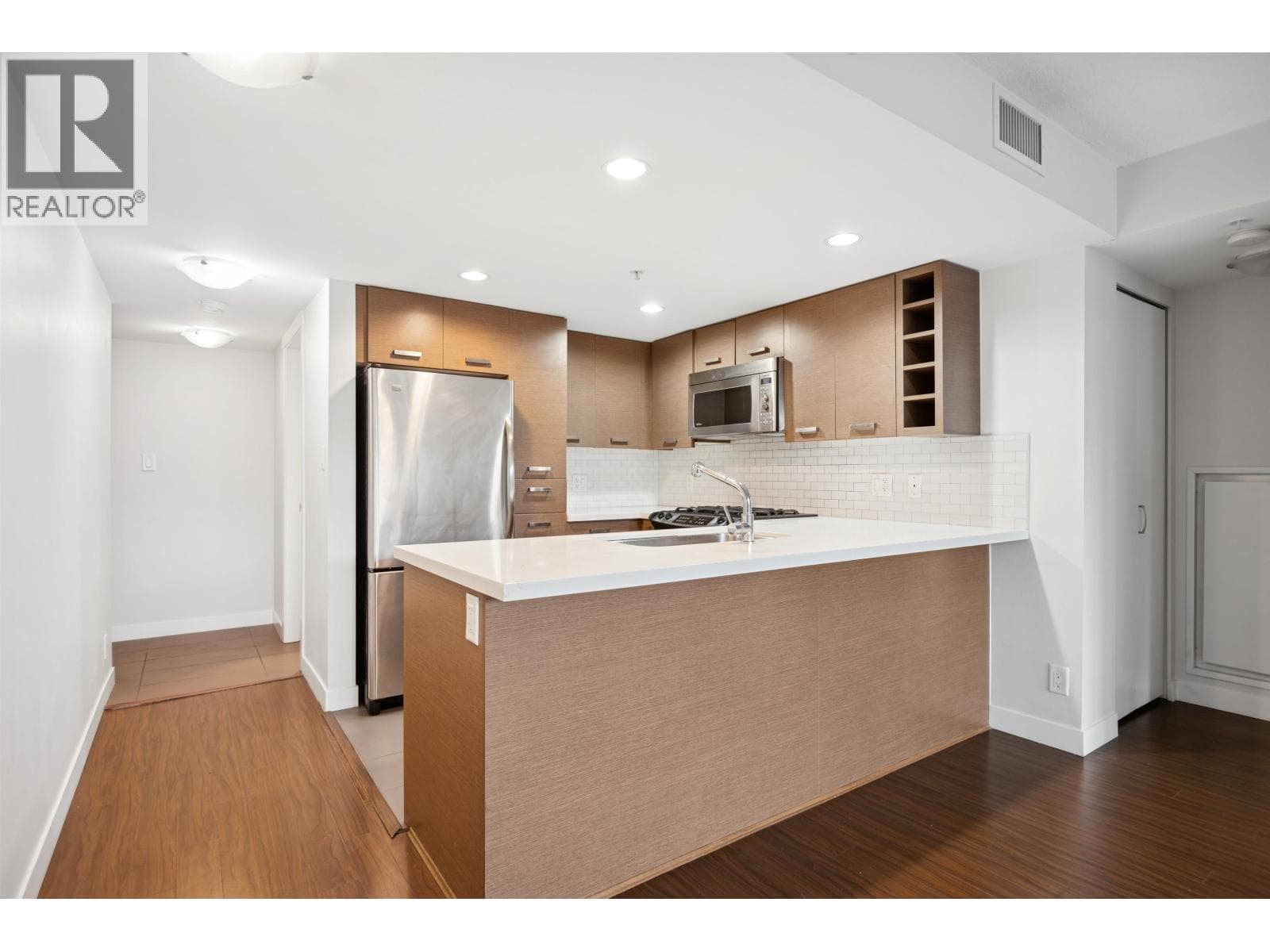 511 8033 SABA ROAD photo 3