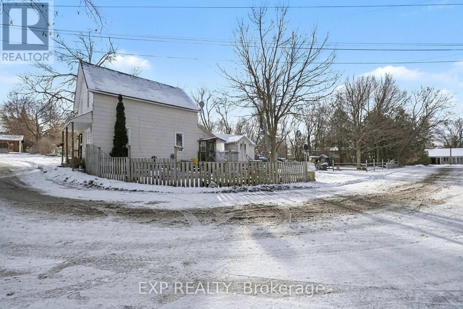 135 CHARLES STREET photo 2