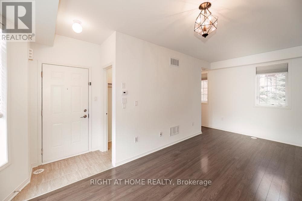 61 - 401 BEECHGROVE DRIVE photo 2