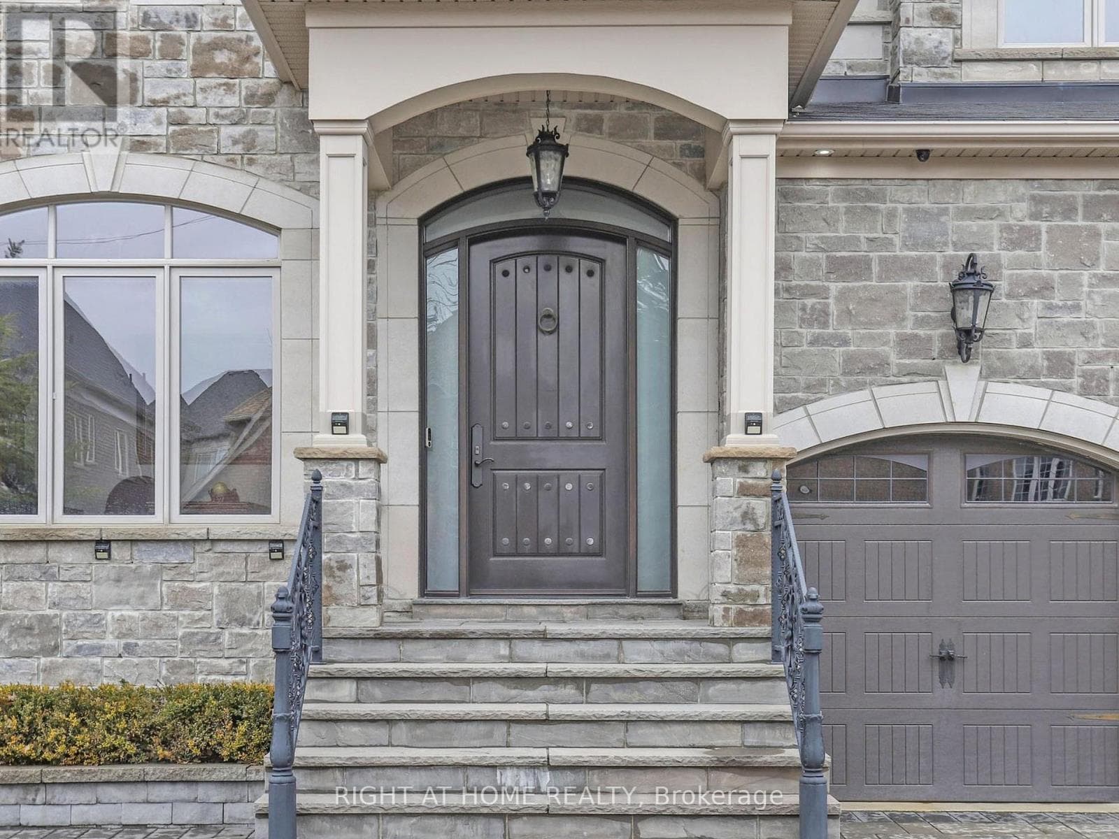 80 PUCCINI DRIVE photo 3
